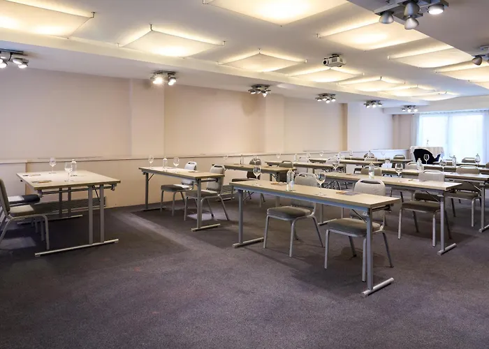 فندق Hesperia 4*