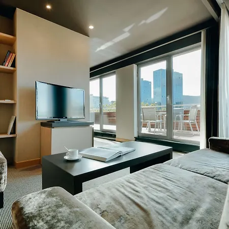 Hesperia 4*